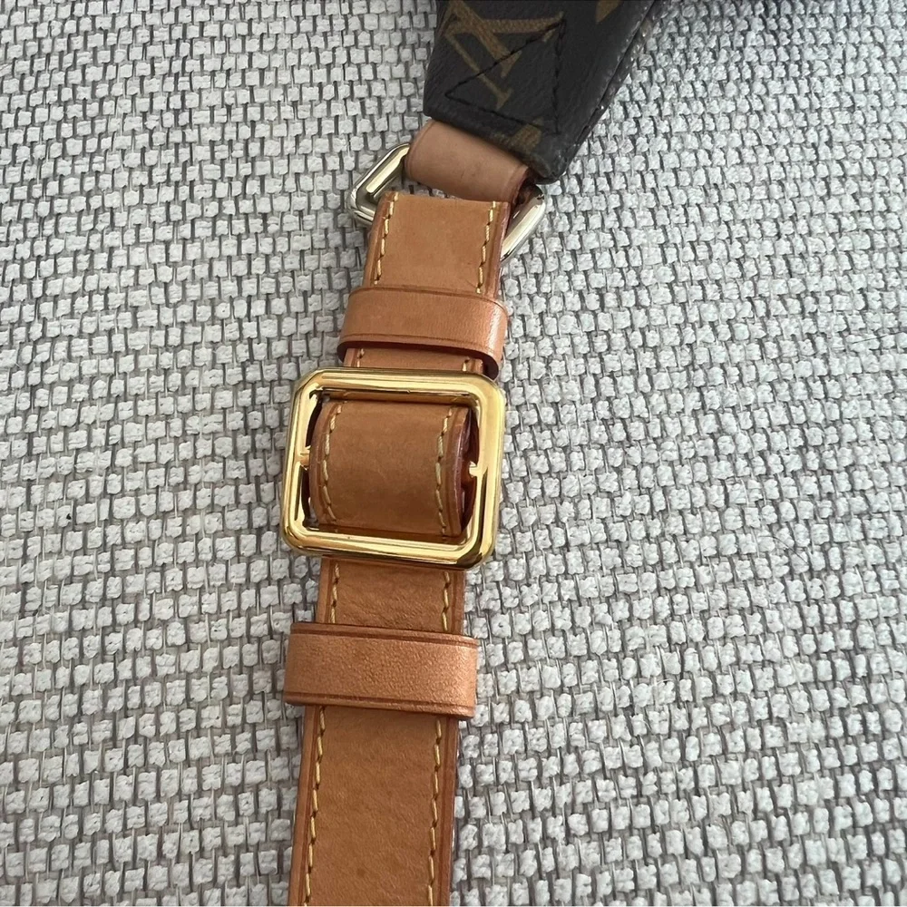 Louis Vuitton LV Monogram Discontinued Original Canvas Bum Bag in Brown